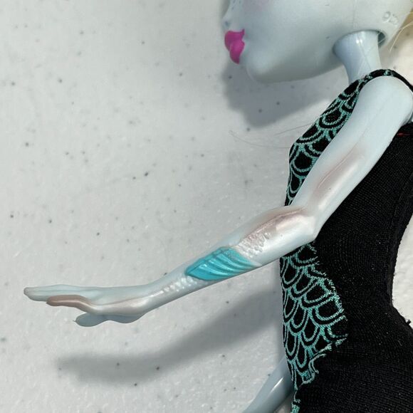 Monster High Doll Lagoona Blue Surf to Turf Mattel 2016 DNX06 - Picture 14 of 16